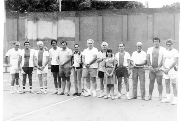Da esquerda para a direita: Paulo Gobbo, Edson Nery, João Madureira, Carlinhos Ewbank, Victor de Andrade, Tonico, Chicão, Celso Blésio e sua filha, Luiz Gandolfo, Lilicão, Djésio e José Henrique Ewbank. Já são falecidos: Paulo Gobbo, João Madureira, Tonic